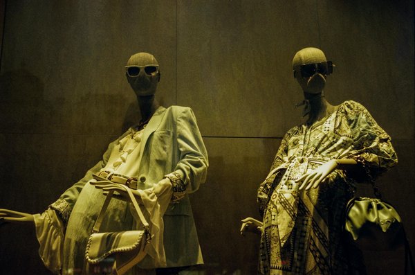 Un Amour Célébré : Idées Éblouissantes pour une Fête de Fiançailles Élégante et Mémorable